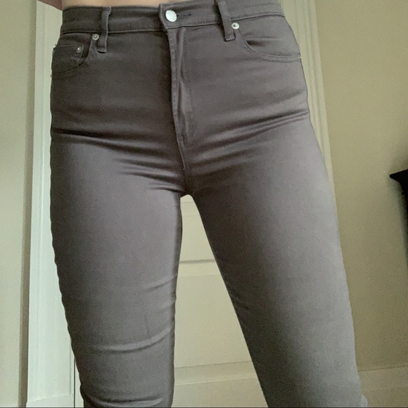 Gap true skinny high rise in dove grey (like new) - Picture 2 of 3